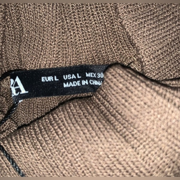 Zara 2-Piece Slit Ribbed Tunic &
Flared Ribbed Pants Set SIZE Large - Picture 9 of 11